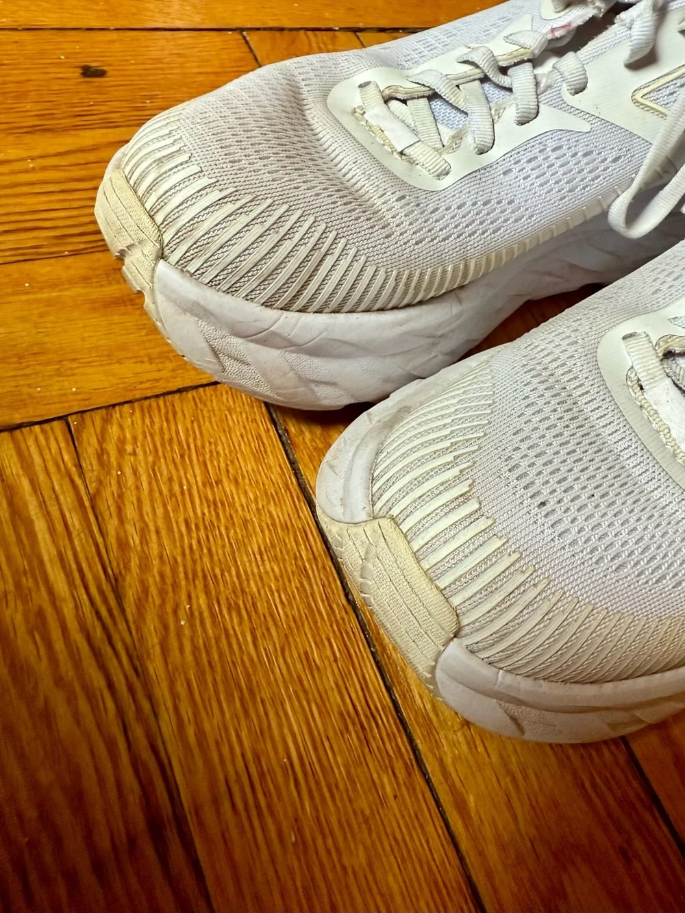 Hoka all white Bondi 7 Women’s 8.5 - Picture 9 of 10